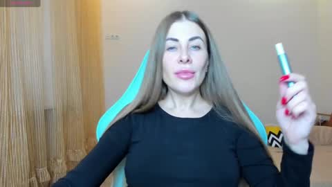 Snapshot of barbarakiss2 chatting on January 17, 11:27 am Barbara online show from January 17, 11:27 am