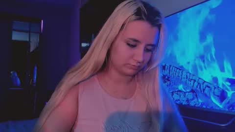 Snapshot of barbarasiren chatting on October 7, 1:52 pm barbarasiren online show from October 7, 1:52 pm