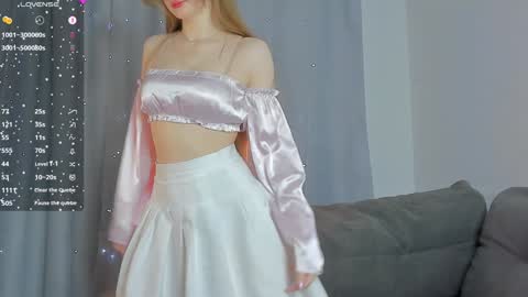 Snapshot of barbbiiedoll chatting on December 4, 9:24 pm Kendall online show from December 4, 9:24 pm