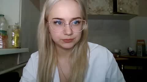 barbie___girl online show from February 19, 7:54 pm