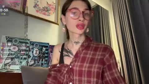 Snapshot of barbie_bi chatting on December 28, 10:58 am My name is Molly. Please say hello I like talking to you. If you have any wishes or obscene desires please use the tip menu online show from December 28, 10:58 am