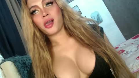 Snapshot of barbie_ivana chatting on January 4, 4:23 am barbei online show from January 4, 4:23 am