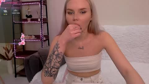 Lilli 3 online show from March 30, 6:47 am