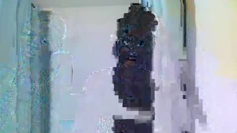 Snapshot of barbie_queen2 chatting on January 17, 12:37 am queen online show from January 17, 12:37 am