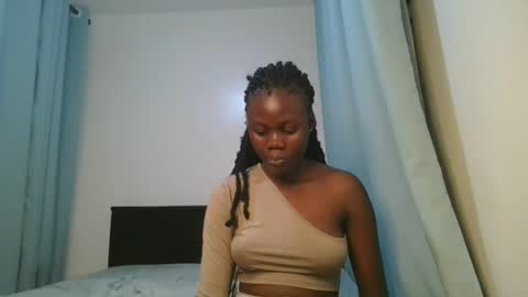 Snapshot of barbie_queen2 chatting on January 18, 8:12 pm queen online show from January 18, 8:12 pm