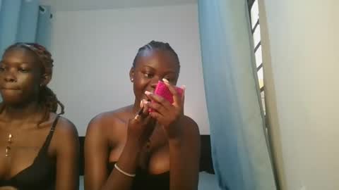Snapshot of barbie_queen2 chatting on February 16, 4:30 am queen online show from February 16, 4:30 am