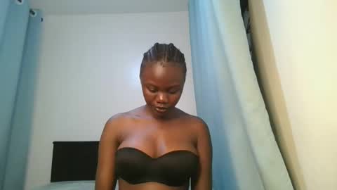 Snapshot of barbie_queen2 chatting on February 20, 12:29 am queen online show from February 20, 12:29 am