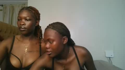 Snapshot of barbie_queen2 chatting on March 4, 7:53 pm queen online show from March 4, 7:53 pm