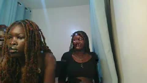 Snapshot of barbie_queen2 chatting on March 18, 9:51 pm queen online show from March 18, 9:51 pm