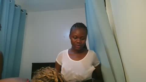 Snapshot of barbie_queen2 chatting on March 27, 8:59 am queen online show from March 27, 8:59 am