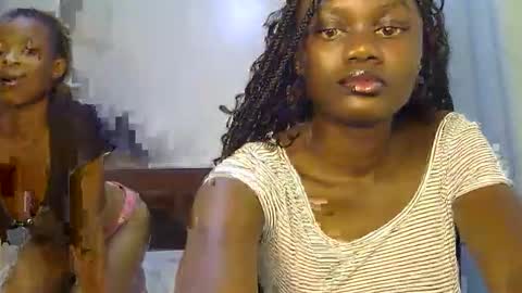 Snapshot of barbie_queen2 chatting on April 15, 9:37 pm queen online show from April 15, 9:37 pm