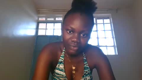Snapshot of barbie_queen2 chatting on June 7, 12:31 pm queen online show from June 7, 12:31 pm