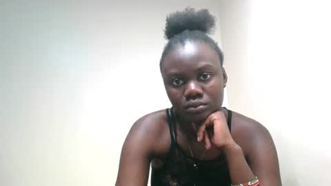 Snapshot of barbie_queen2 chatting on June 18, 9:41 pm queen online show from June 18, 9:41 pm