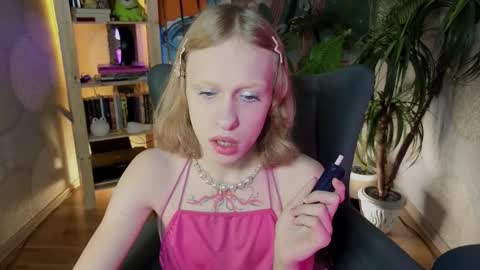 Snapshot of barbie_richy chatting on October 19, 5:19 am barbie_richy online show from October 19, 5:19 am