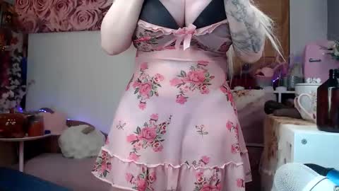 Snapshot of barbieely chatting on January 6, 2:21 pm ely ink online show from January 6, 2:21 pm