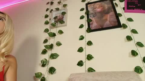 barbiie_98 online show from May 2, 4:12 pm