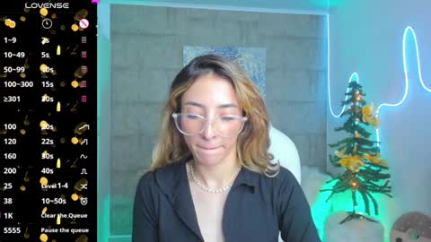 Snapshot of barbiie_scoth chatting on December 22, 10:15 pm Barbie Scot online show from December 22, 10:15 pm