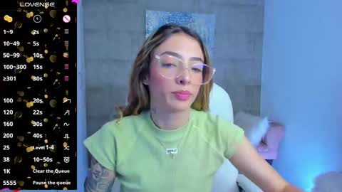 Snapshot of barbiie_scoth chatting on February 12, 8:18 pm Barbie Scot online show from February 12, 8:18 pm