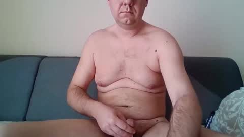 Snapshot of bartek4100 chatting on March 23, 1:37 pm bartek4100 online show from March 23, 1:37 pm
