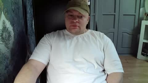 Snapshot of basi_look chatting on February 19, 7:06 am basi_look online show from February 19, 7:06 am