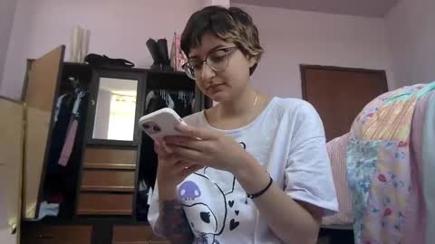 Snapshot of basilbbb chatting on April 3, 6:28 pm basil online show from April 3, 6:28 pm