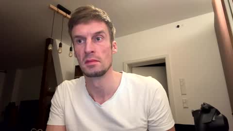 Snapshot of basst23 chatting on December 1, 10:43 pm basst23 online show from December 1, 10:43 pm