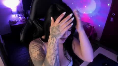 Snapshot of bastet_111 chatting on May 16, 3:58 am . 111 online show from May 16, 3:58 am