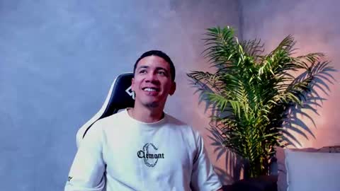 Bastian Independent Model online show from January 13, 6:35 pm