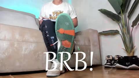 Bastian Independent Model online show from March 30, 1:12 pm