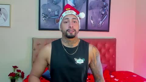 Snapshot of bastian_jones1 chatting on December 24, 10:49 pm bastian_jones1 online show from December 24, 10:49 pm