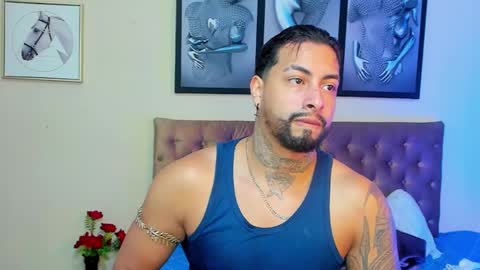 Snapshot of bastian_jones1 chatting on December 30, 5:15 am bastian_jones1 online show from December 30, 5:15 am
