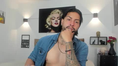 Snapshot of bastian_jones1 chatting on September 21, 1:07 am bastian_jones1 online show from September 21, 1:07 am