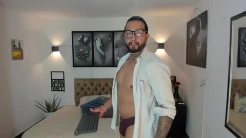 bastian_jones1 online show from November 10, 1:04 am