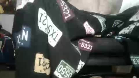 Snapshot of batmannrobin1313 chatting on February 12, 9:32 pm archangel online show from February 12, 9:32 pm