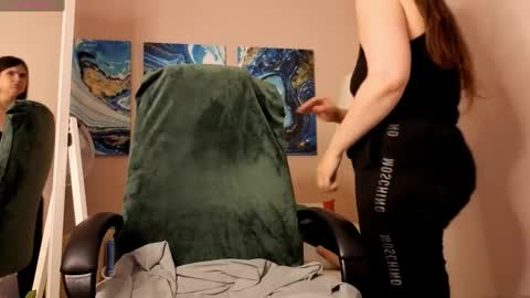 battymoll online show from September 17, 3:46 pm