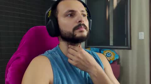 Snapshot of baxxline chatting on February 18, 11:44 pm Baxxline online show from February 18, 11:44 pm