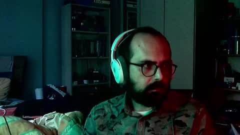 Snapshot of bayto chatting on October 5, 3:21 pm bayto online show from October 5, 3:21 pm