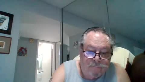 Snapshot of bbb1952 chatting on June 26, 1:26 pm Single Grandpa in Florida. Love to C2C and have Fun Privately online show from June 26, 1:26 pm