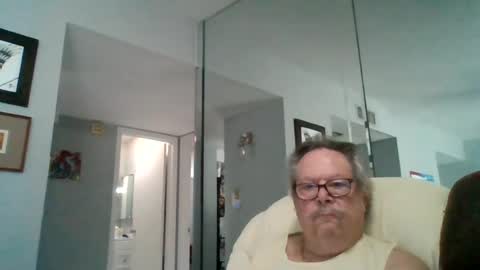 Snapshot of bbb1952 chatting on June 29, 12:27 pm Single Grandpa in Florida. Love to C2C and have Fun Privately online show from June 29, 12:27 pm
