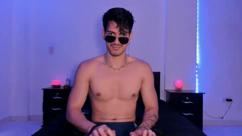 Snapshot of bbbeachboy chatting on January 7, 9:25 pm Valentino online show from January 7, 9:25 pm