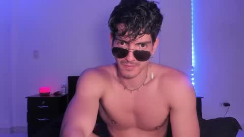 Snapshot of bbbeachboy chatting on January 16, 1:06 am Valentino online show from January 16, 1:06 am