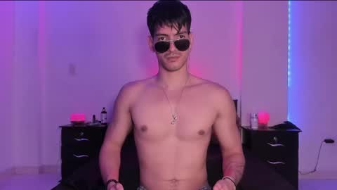 Snapshot of bbbeachboy chatting on February 7, 9:15 pm Valentino online show from February 7, 9:15 pm