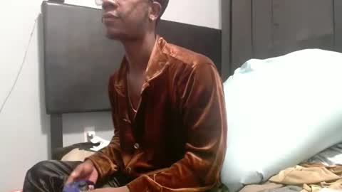 Snapshot of bbc_elrey chatting on December 24, 12:11 am Racks online show from December 24, 12:11 am