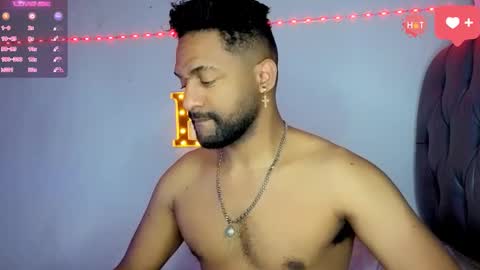 Snapshot of bbcblackhot33 chatting on January 19, 1:42 am john online show from January 19, 1:42 am