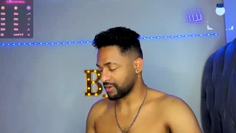 Snapshot of bbcblackhot33 chatting on February 3, 6:24 pm john online show from February 3, 6:24 pm