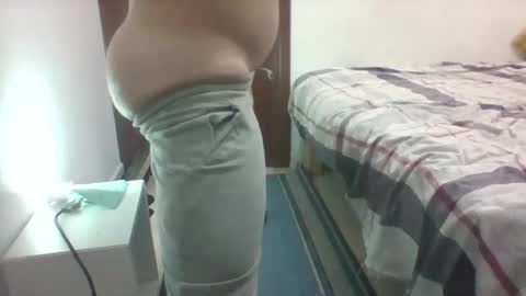 Snapshot of bboy3333333 chatting on December 2, 7:27 pm bboy3333333 online show from December 2, 7:27 pm