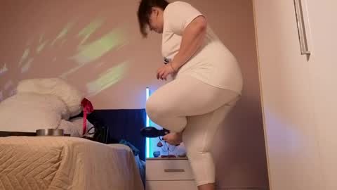 Love online show from April 10, 9:08 pm