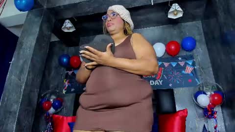 Snapshot of bbwlatina01 chatting on July 2, 12:11 pm Bbwlatina01 online show from July 2, 12:11 pm
