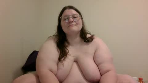 Snapshot of bbwlittlebear chatting on July 8, 12:04 am bbwlittlebear online show from July 8, 12:04 am