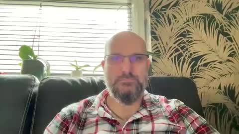 Snapshot of bcbg68 chatting on April 4, 6:44 am bcbg68 online show from April 4, 6:44 am